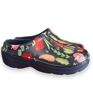 Totes Women's Lightweight Gardening Slip On Clogs Women's US 10 Veggies